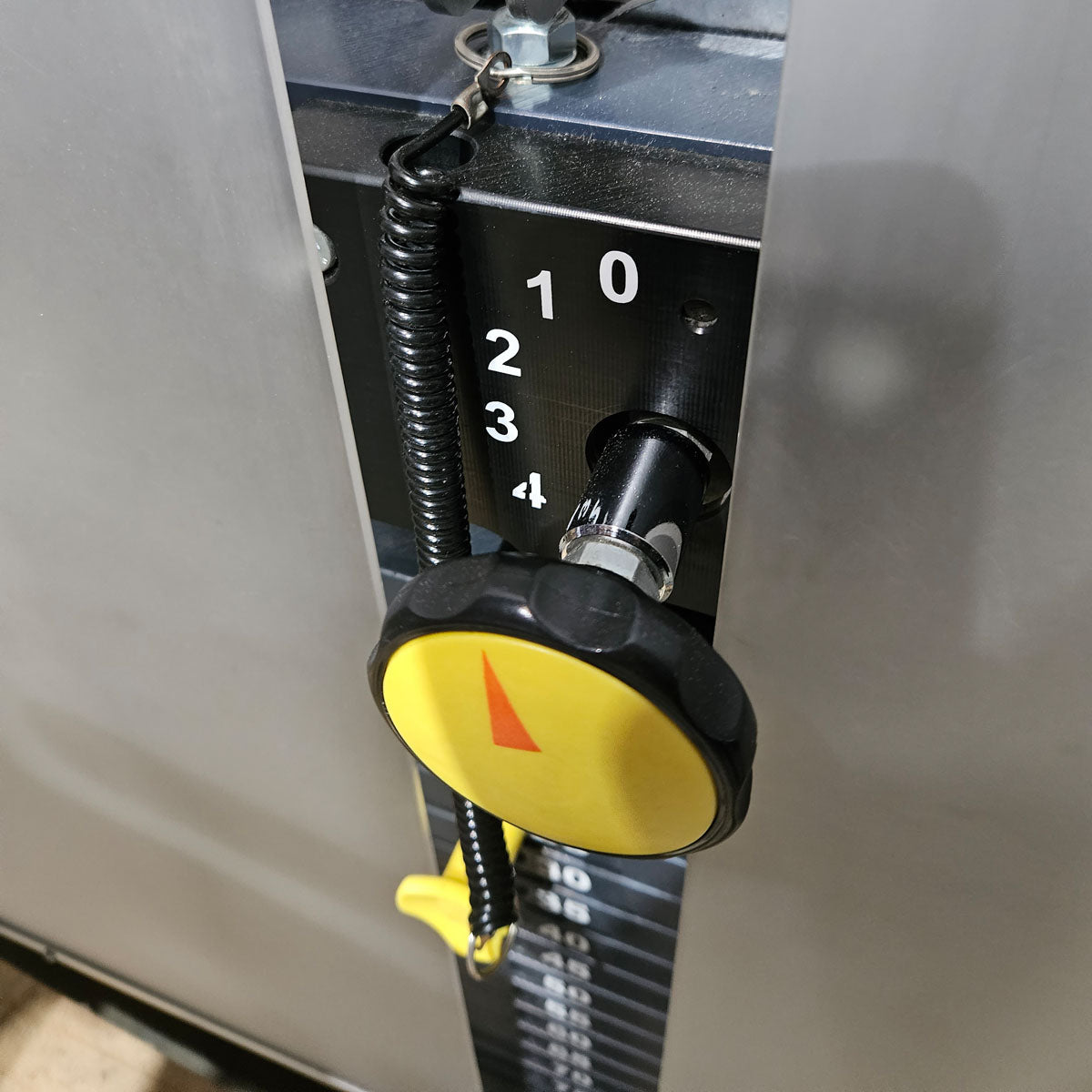 Proxomed Compass 530 Beinstrecker und Beinbeuger sitzend Kombigerät 2 in 1, Leg Curl and Leg Extension, MPG, Reha, Rahmen Silber, gerbaucht - überholter Zustand
