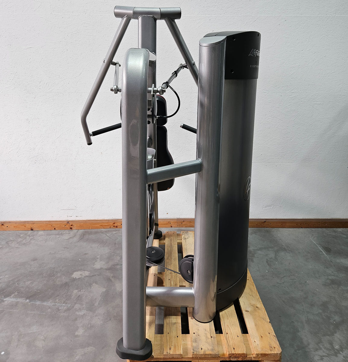Life Fitness Bankdrücken, ChestPress, Brustpresse, Bankdrückmaschine, 145kg Gewichtsblock, Signature Series, Rahmenfarbe Silber, gebraucht - überholter Zustand