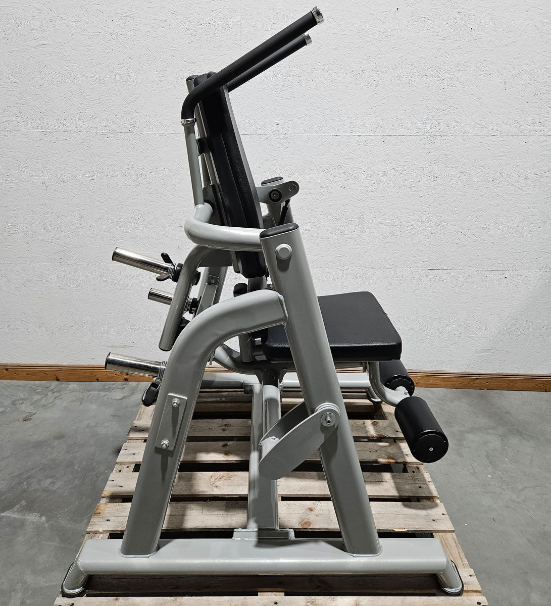 DankSport Bauchmaschine, Plate loaded Kraftgerät, Abdominal Crunch, Abs Machine, Rotation möglich - Rahmen Silber - NEU