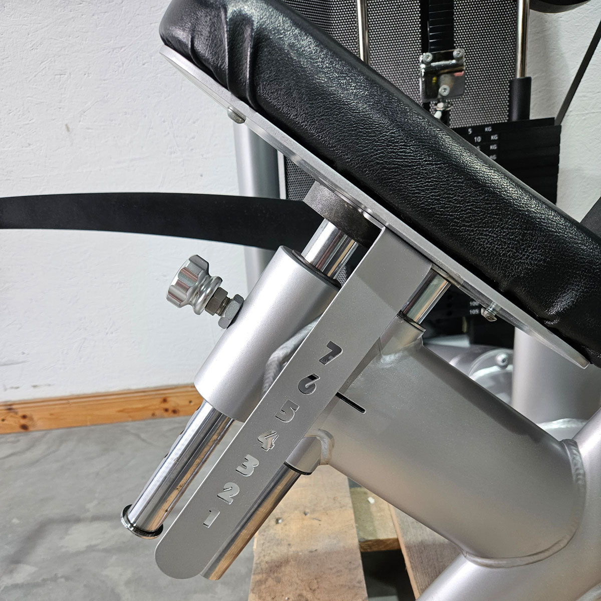 Gym80 Pullover 3012, Sygnum Serie, Überzüge, Überzugmaschine, Rahmen Silber, gebraucht - überholter Zustand