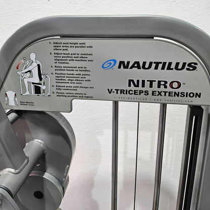 Nautilus Nitro V-Triceps Extension, Trizepsmaschine horizontal, Triceps Extension, Rahmenfarbe Silber, gebraucht - überholter Zustand