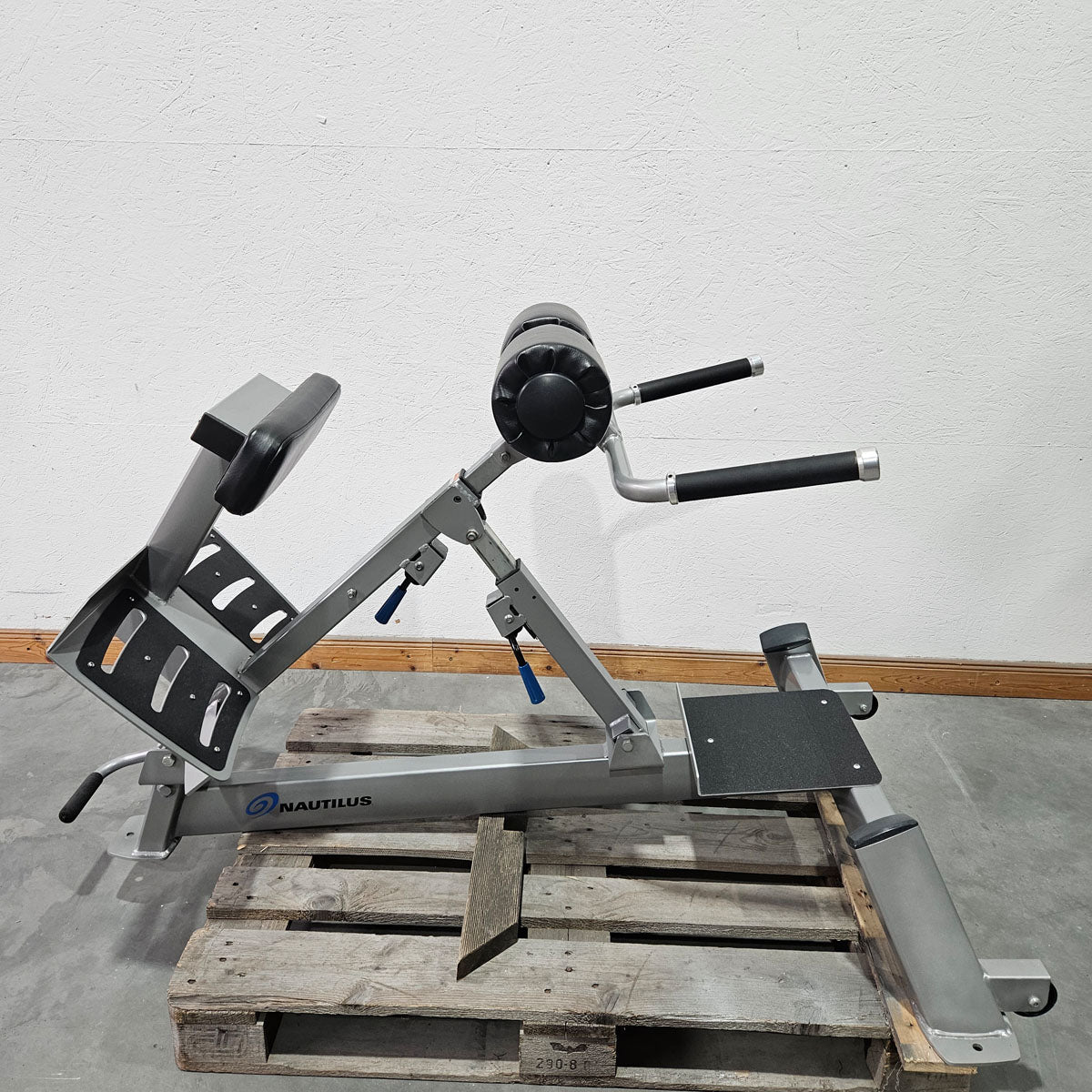 Nautilus Nitro Hyperextension, back extension bench, 45° adjustable, Adjustable Hip Extension F3AHE, frame color silver, used - refurbished condition