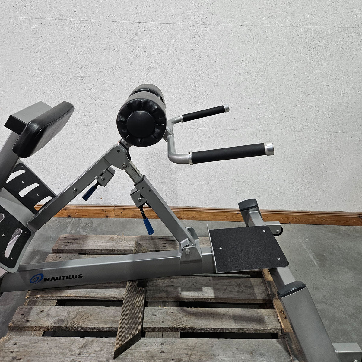 Nautilus Nitro Hyperextension, back extension bench, 45° adjustable, Adjustable Hip Extension F3AHE, frame color silver, used - refurbished condition