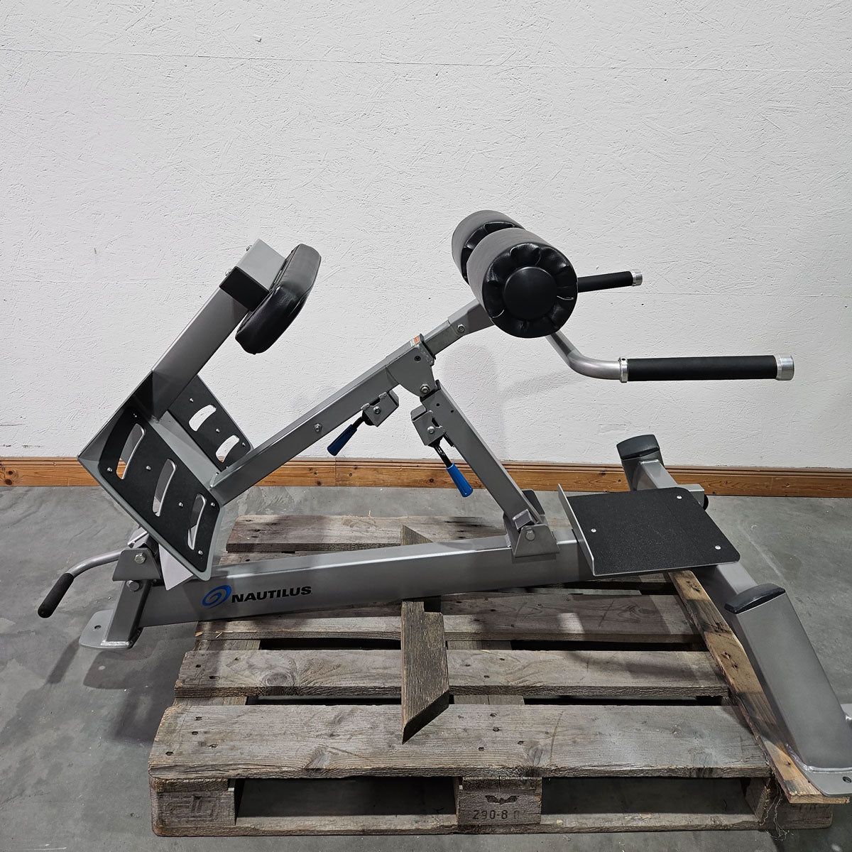 Nautilus Nitro Hyperextension, back extension bench, 45° adjustable, Adjustable Hip Extension F3AHE, frame color silver, used - refurbished condition