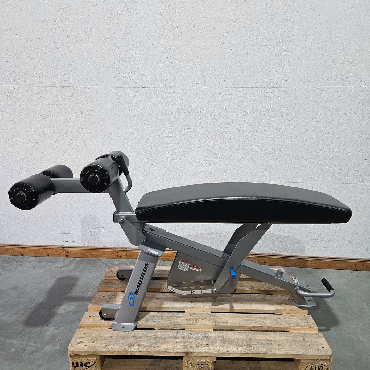 Nautilus Nitro verstellbare Bauchbank, Adjustable Abdominal Bench F3AAB, Rahmenfarbe Silber, gebraucht - überholter Zustand