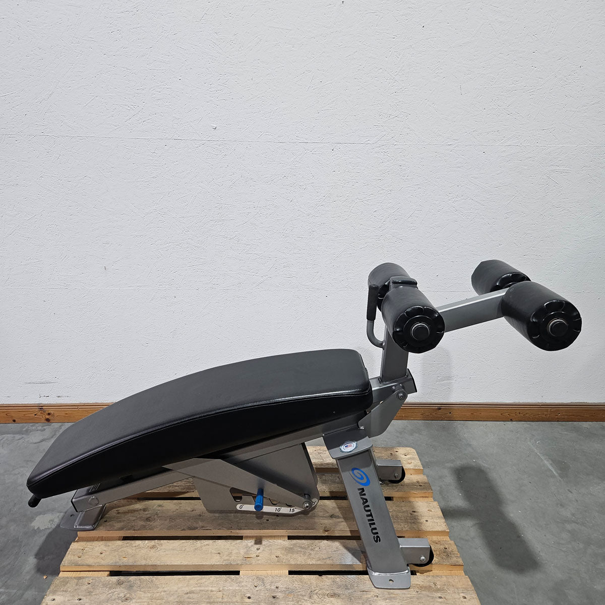 Nautilus Nitro verstellbare Bauchbank, Adjustable Abdominal Bench F3AAB, Rahmenfarbe Silber, gebraucht - überholter Zustand