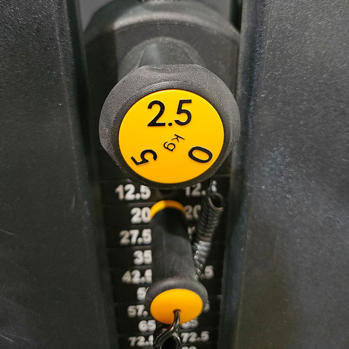 Life Fitness Insignia Glute, glute machine, buttock machine standing, color black, used - refurbished condition