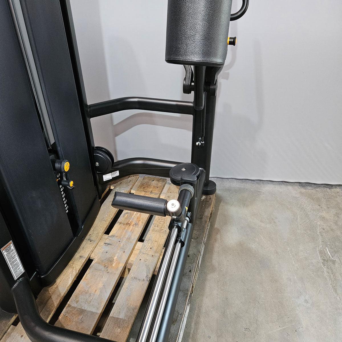Life Fitness Insignia Glute, glute machine, buttock machine standing, color black, used - refurbished condition