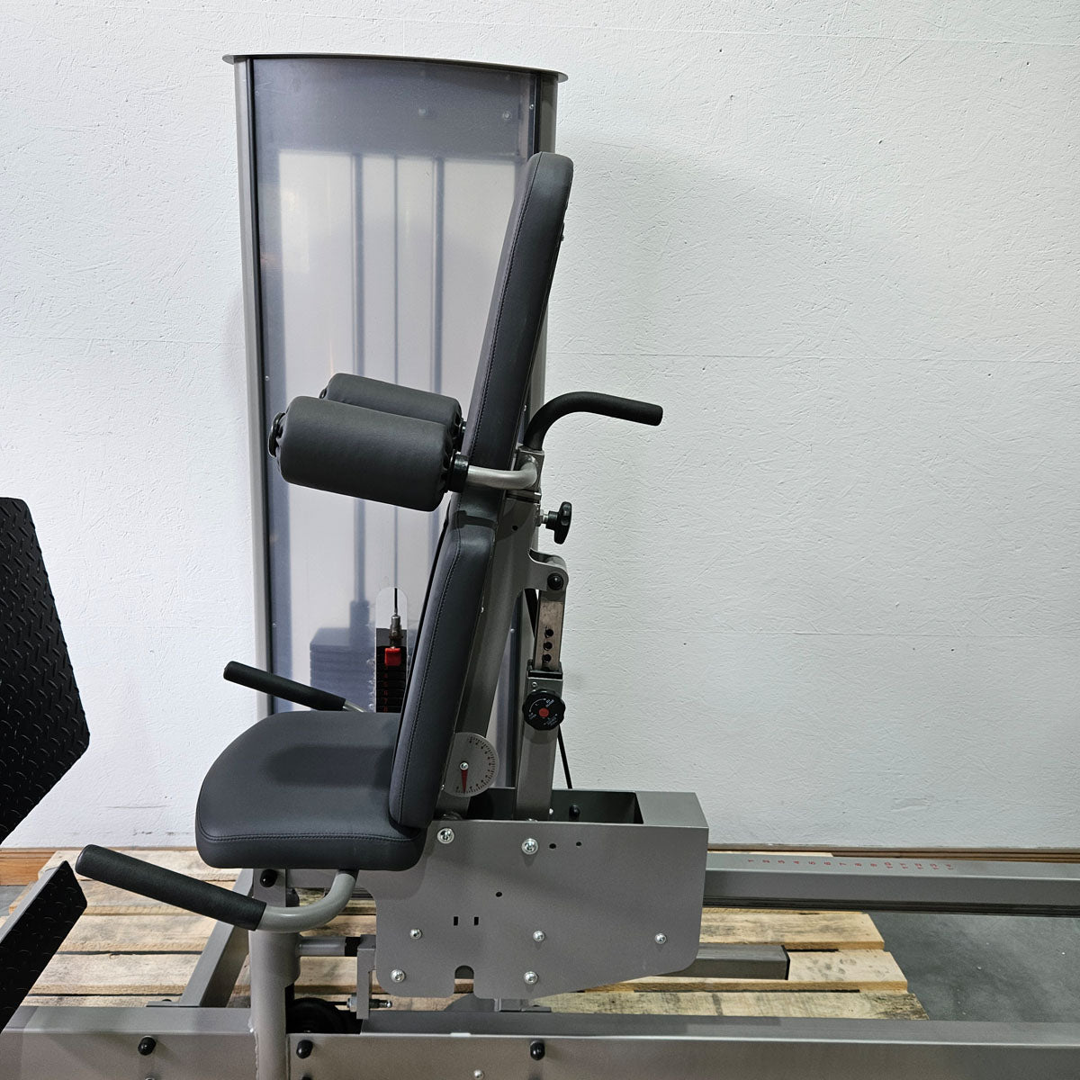 Pego Sport Funktionsstemme Kombi Sitzend-Liegend,  Beinpresse verstellbar, Rahmen Silber-Grau, gebraucht - überholter Zustand