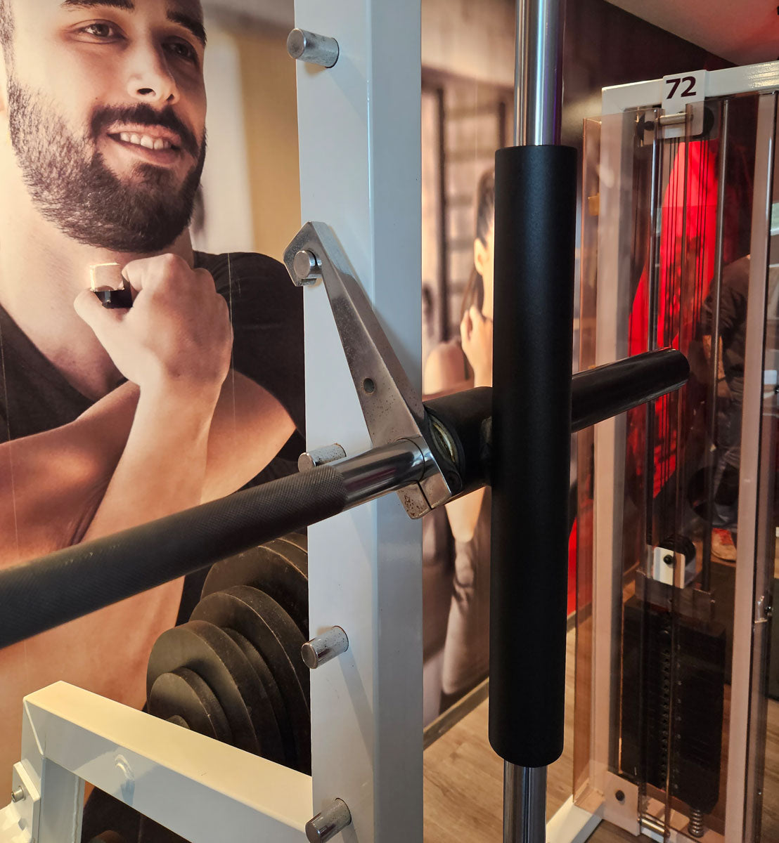 Gym80 Multipresse geführt, Smith Machine, 50mm Scheibenaufnahme, Rahmenfarbe Weiß, gebraucht - geprüfter Zustand