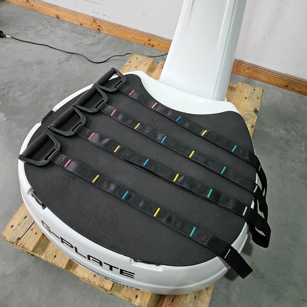 G-Plate by POWRX, Vibrationsplatte mit Luftfederung, Touchscreen Display, Farbe Weiß, gebraucht - geprüfter Zustand