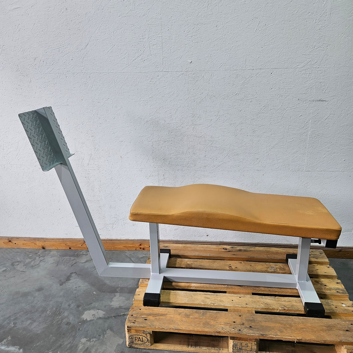Dr. Wolff Abdominal Trainer 335, abdominal bench with footrest, frame color silver, upholstery color orange, used - refurbished condition