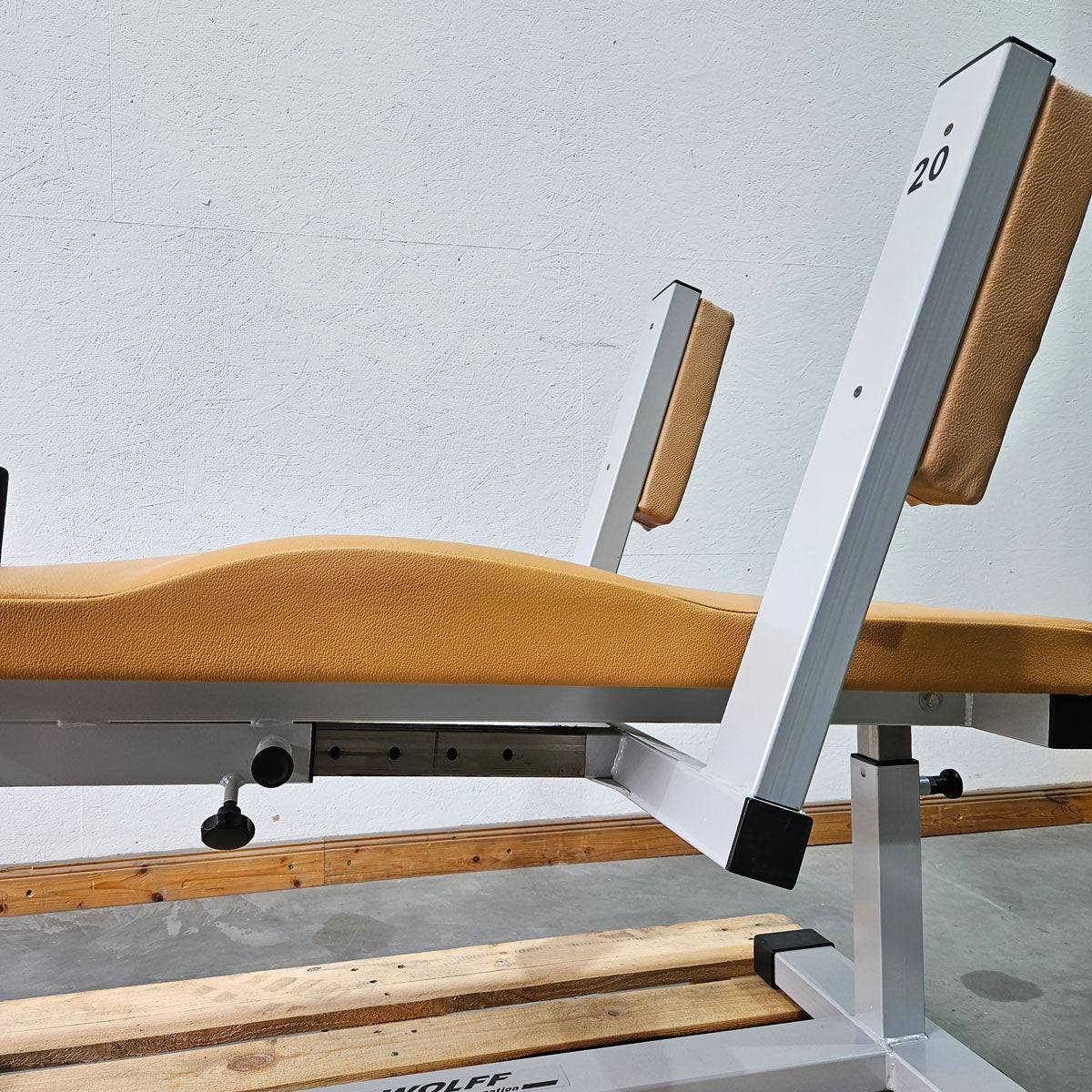 Dr. Wolff Lower Abdominal Trainer 345, abdominal bench, silver frame, used - tested condition