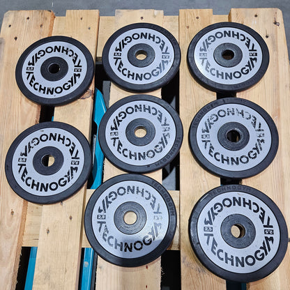 Technogym diverse Hantelscheiben, 230kg gesamt, 28mm Durchmesser, Guss mit Gummi Außen, 2,5kg - 5kg - 10kg und 20kg Scheiben, gebraucht mit Gebrauchsspuren