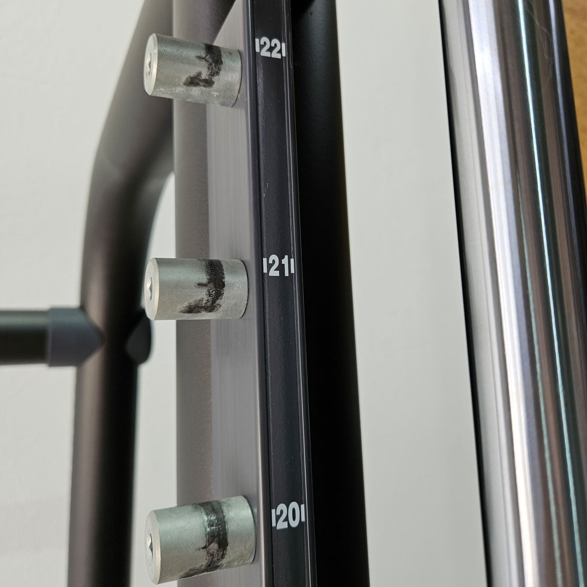 Technogym Multipower Multipresse geführt, Smith Machine, Scheibenaufnahme, Rahmenfarbe Schwarz, gebraucht - überholter Zustand
