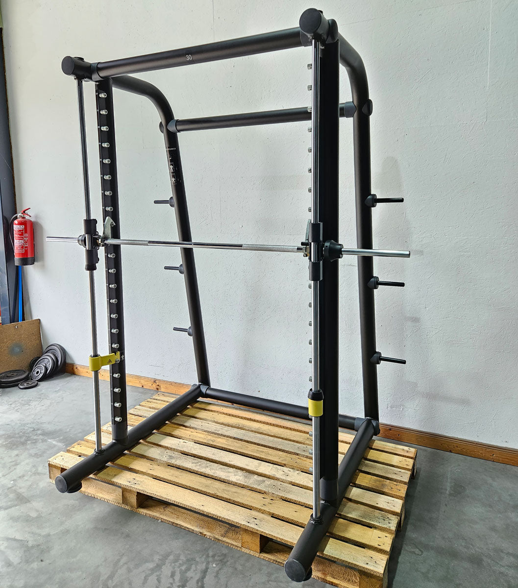 Technogym Multipower Multipresse geführt, Smith Machine, Scheibenaufnahme, Rahmenfarbe Schwarz, gebraucht - überholter Zustand