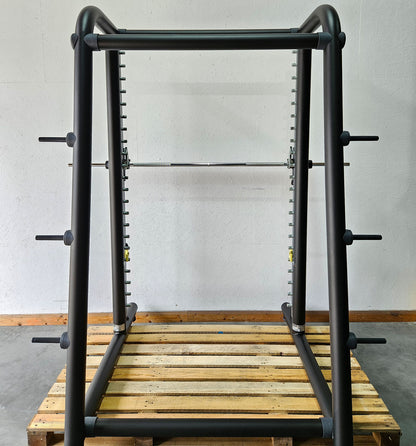 Technogym Multipower Multipresse geführt, Smith Machine, Scheibenaufnahme, Rahmenfarbe Schwarz, gebraucht - überholter Zustand
