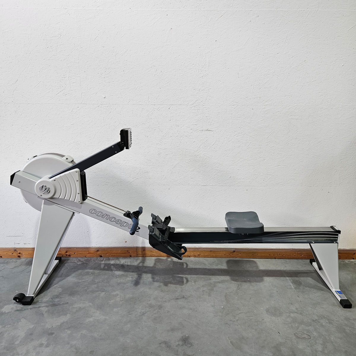 Concept2 Rudergerät Modell E mit PM4 Monitor - baugleich wie RowErg mit hohen Beinen, Farbe Hellgrau, gebraucht - geprüfter Zustand