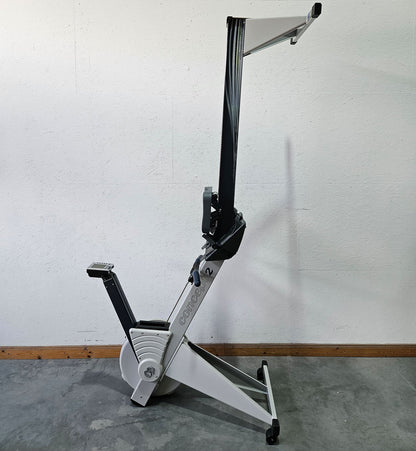 Concept2 Rudergerät Modell E mit PM4 Monitor - baugleich wie RowErg mit hohen Beinen, Farbe Hellgrau, gebraucht - geprüfter Zustand