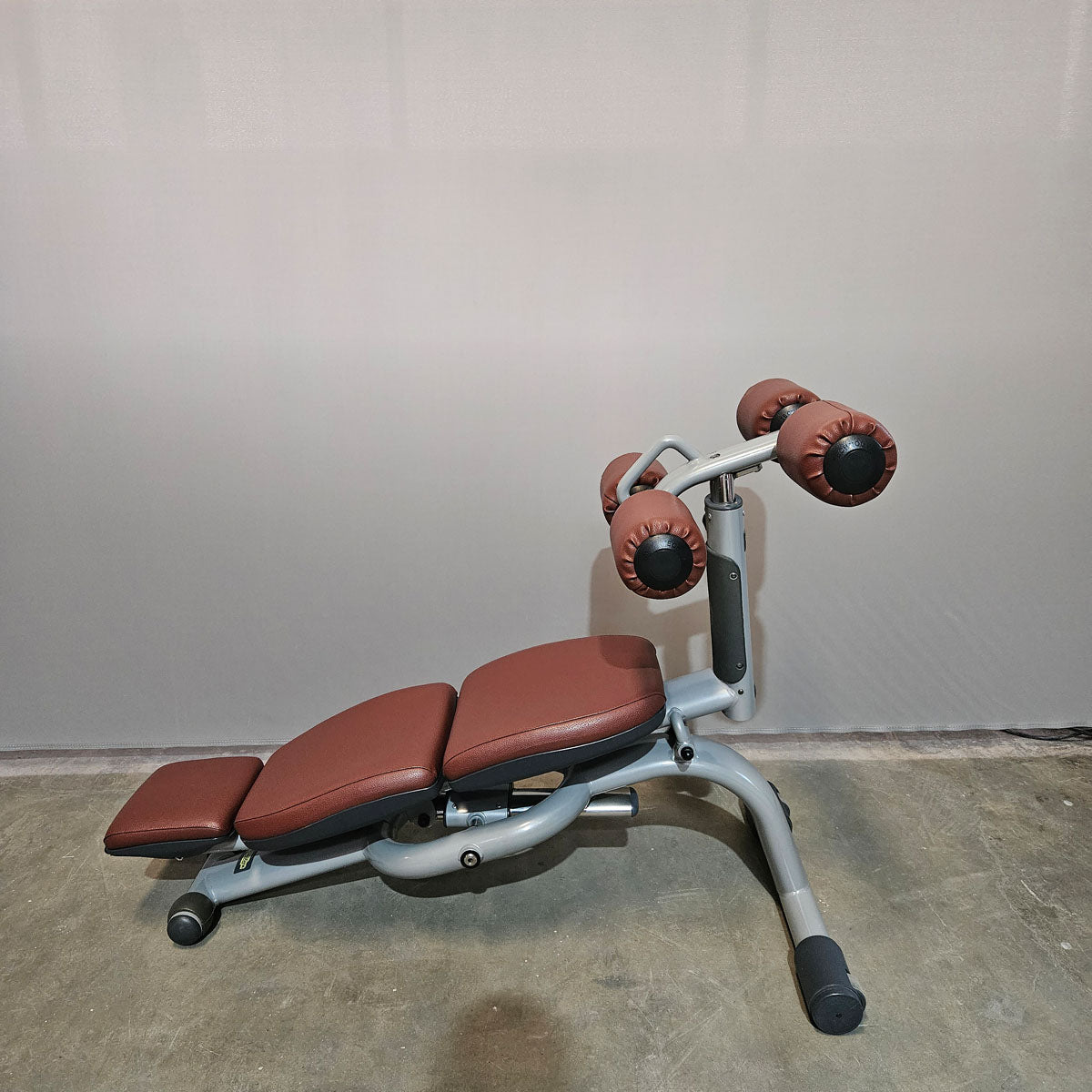Technogym 2er Set Lower Back Bench und Abdominal Bench - Hyperextension Rückenstreckerbank und verstellbare Bauchbank, Rahmen Silber, gebraucht - überholter Zustand