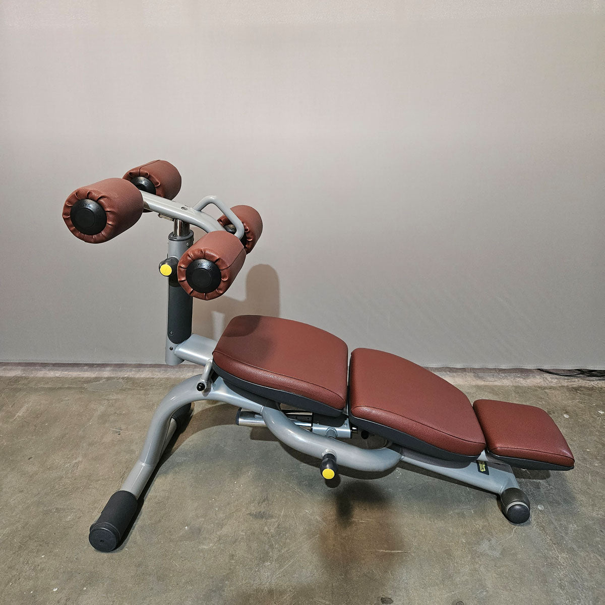 Technogym 2er Set Lower Back Bench und Abdominal Bench - Hyperextension Rückenstreckerbank und verstellbare Bauchbank, Rahmen Silber, gebraucht - überholter Zustand
