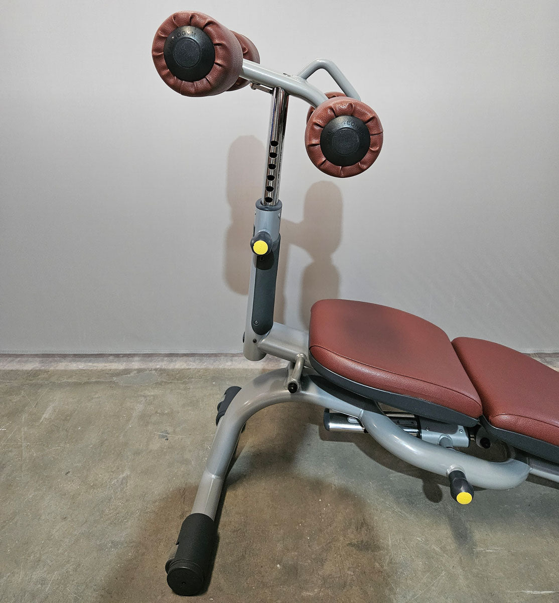 Technogym 2er Set Lower Back Bench und Abdominal Bench - Hyperextension Rückenstreckerbank und verstellbare Bauchbank, Rahmen Silber, gebraucht - überholter Zustand