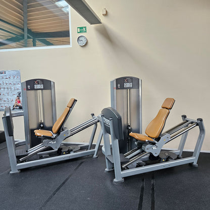 Life Fitness &amp; Hammer Strength - 95 pieces of fitness equipment - 105 stations, strength training equipment, cardio equipment, plate-loaded equipment, benches, etc. - complete gym - used, refurbished, top condition