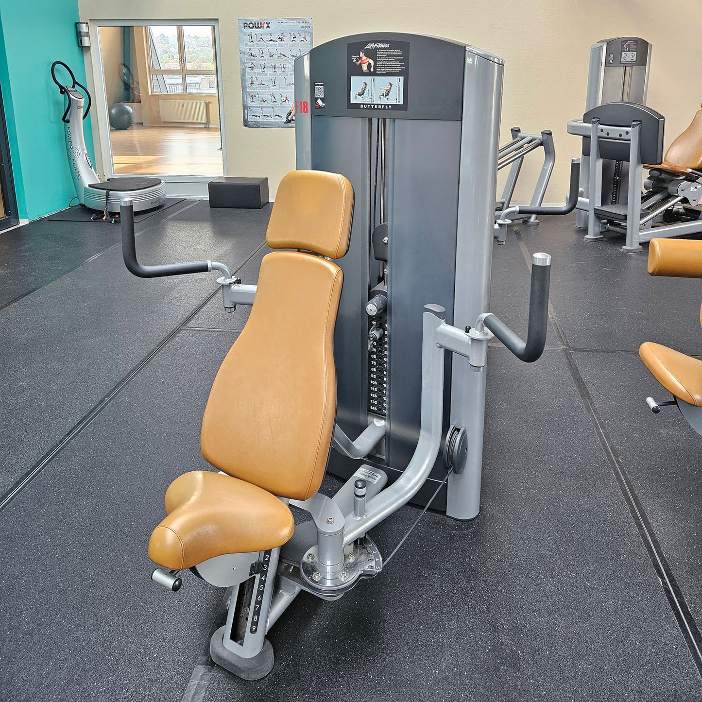 Life Fitness &amp; Hammer Strength - 95 pieces of fitness equipment - 105 stations, strength training equipment, cardio equipment, plate-loaded equipment, benches, etc. - complete gym - used, refurbished, top condition