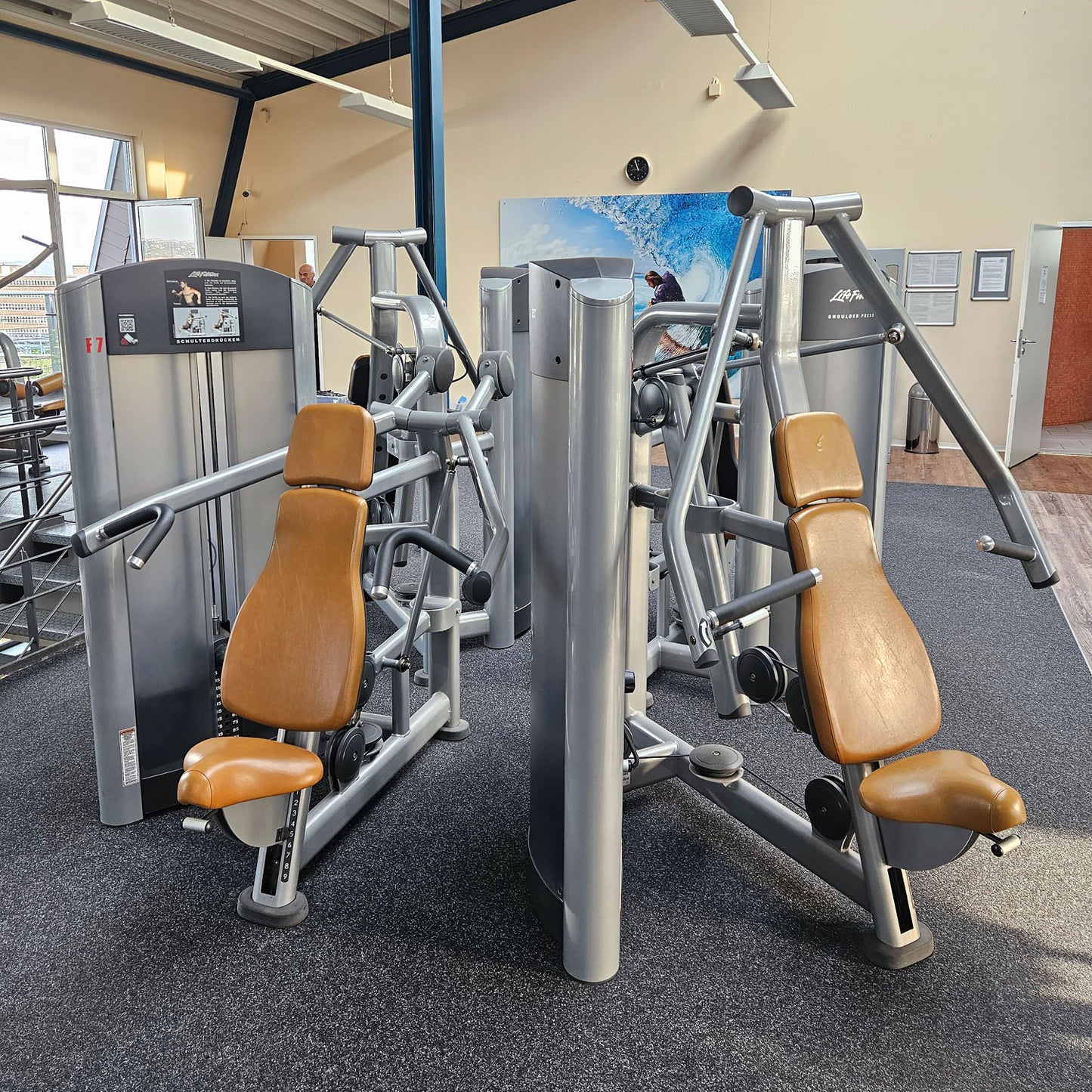 Life Fitness &amp; Hammer Strength - 95 pieces of fitness equipment - 105 stations, strength training equipment, cardio equipment, plate-loaded equipment, benches, etc. - complete gym - used, refurbished, top condition