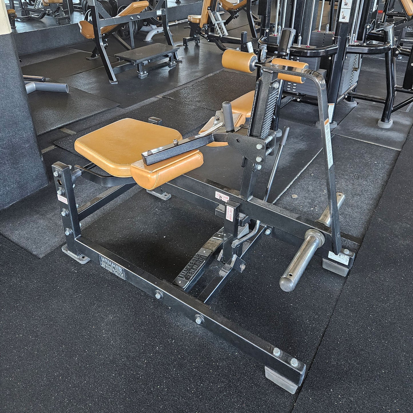 Life Fitness &amp; Hammer Strength - 95 pieces of fitness equipment - 105 stations, strength training equipment, cardio equipment, plate-loaded equipment, benches, etc. - complete gym - used, refurbished, top condition