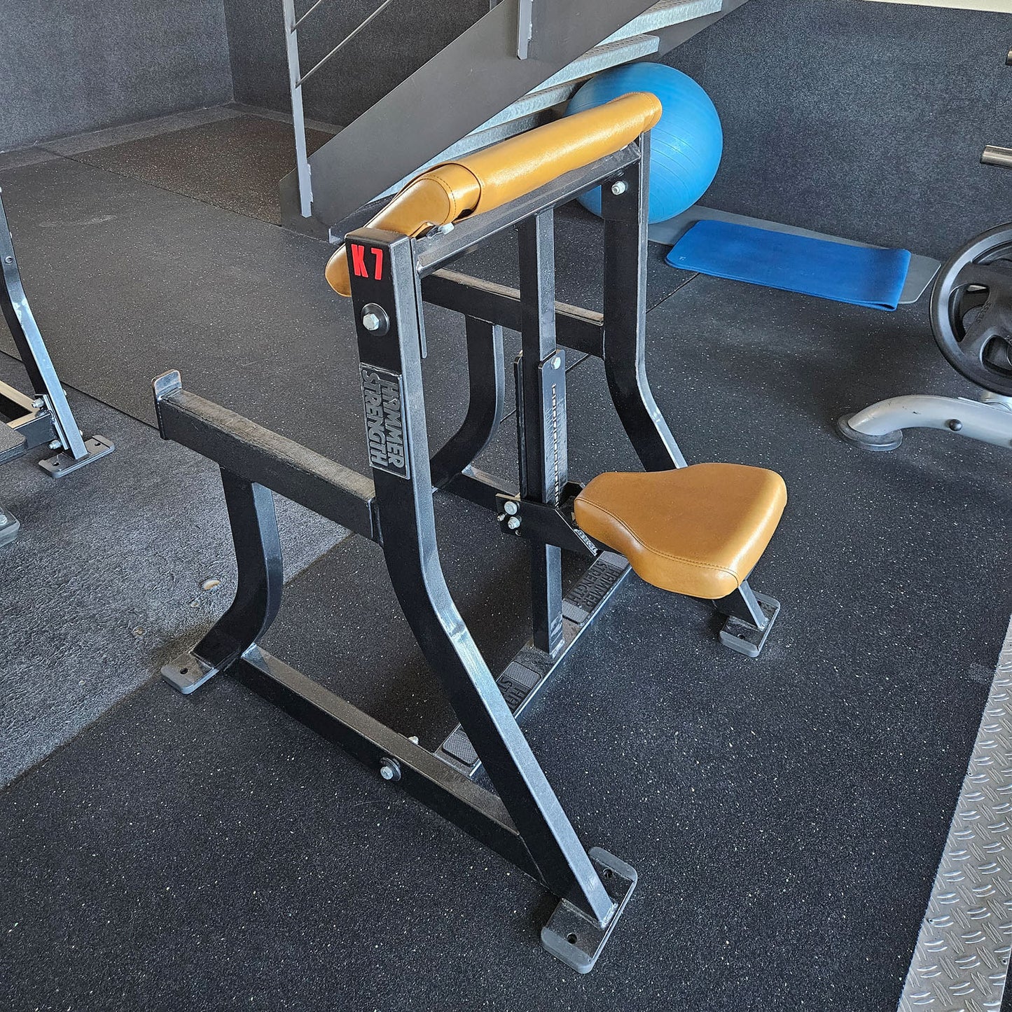 Life Fitness &amp; Hammer Strength - 95 pieces of fitness equipment - 105 stations, strength training equipment, cardio equipment, plate-loaded equipment, benches, etc. - complete gym - used, refurbished, top condition