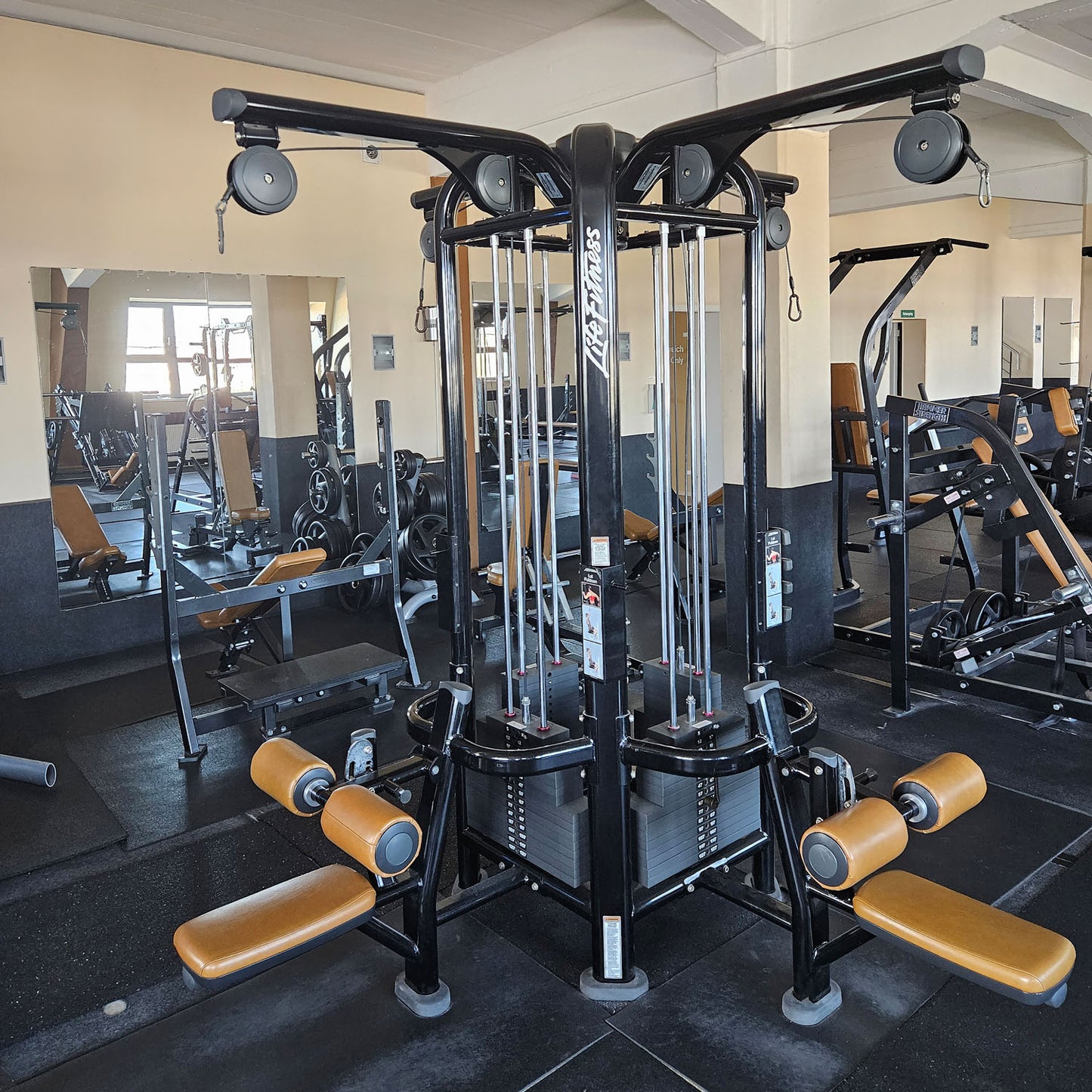 Life Fitness &amp; Hammer Strength - 95 pieces of fitness equipment - 105 stations, strength training equipment, cardio equipment, plate-loaded equipment, benches, etc. - complete gym - used, refurbished, top condition