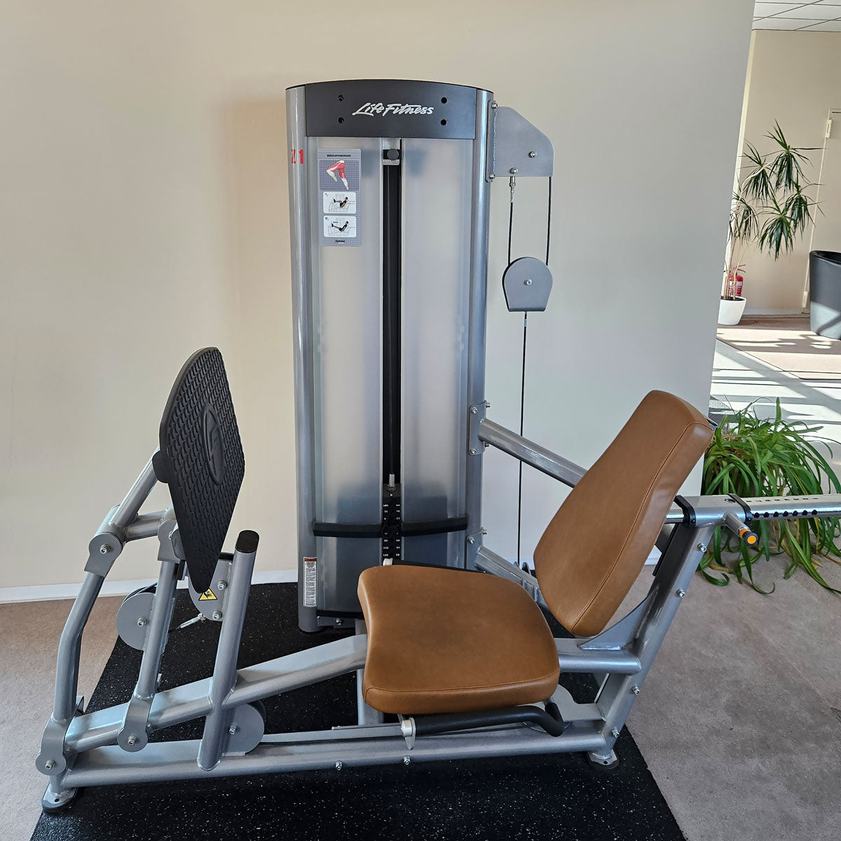 Life Fitness Optima Series - 12 Kraftgeräte im Set, 14 Trainingsstationen, Farbe Silber, gebraucht - überholter Zustand