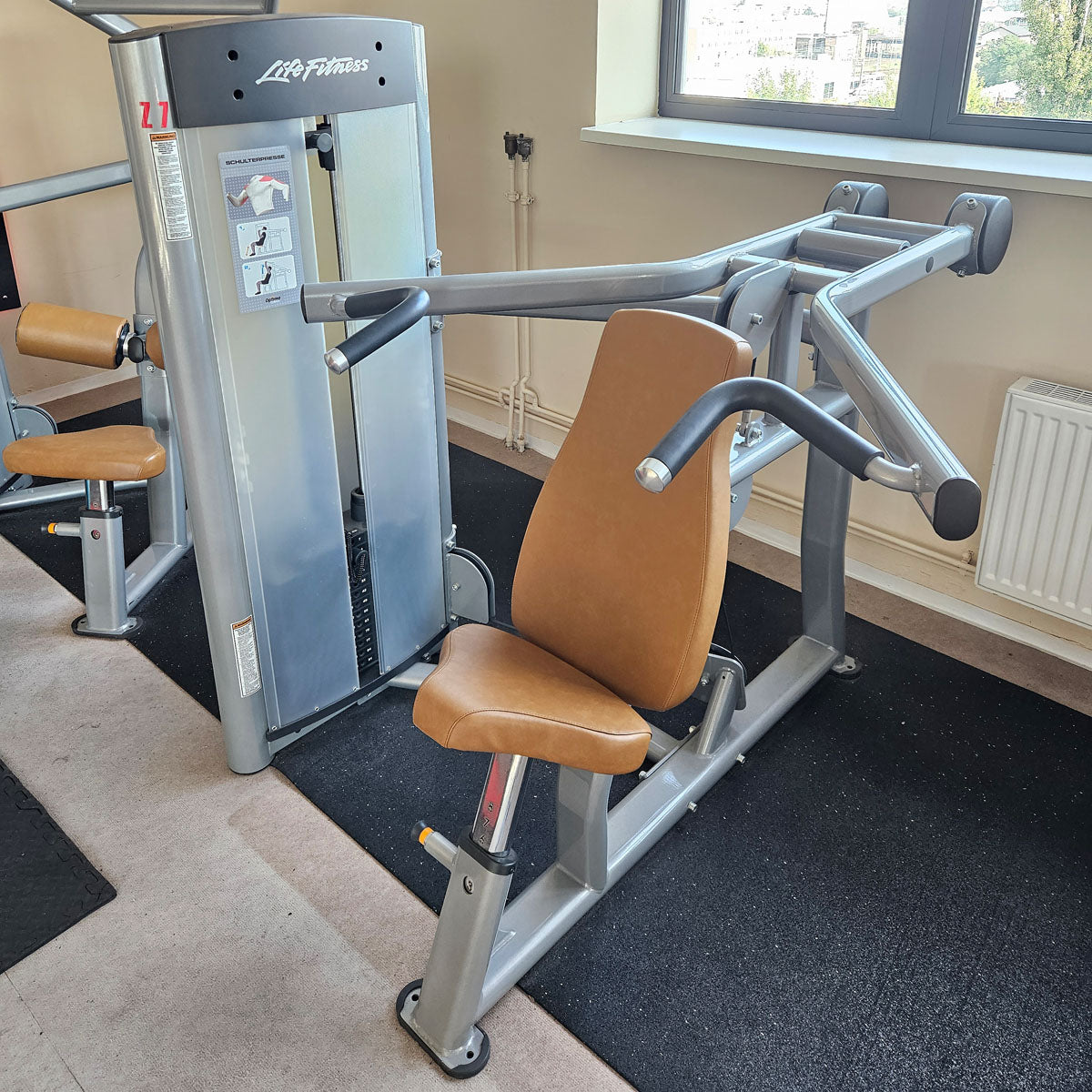 Life Fitness Optima Series - 12 Kraftgeräte im Set, 14 Trainingsstationen, Farbe Silber, gebraucht - überholter Zustand