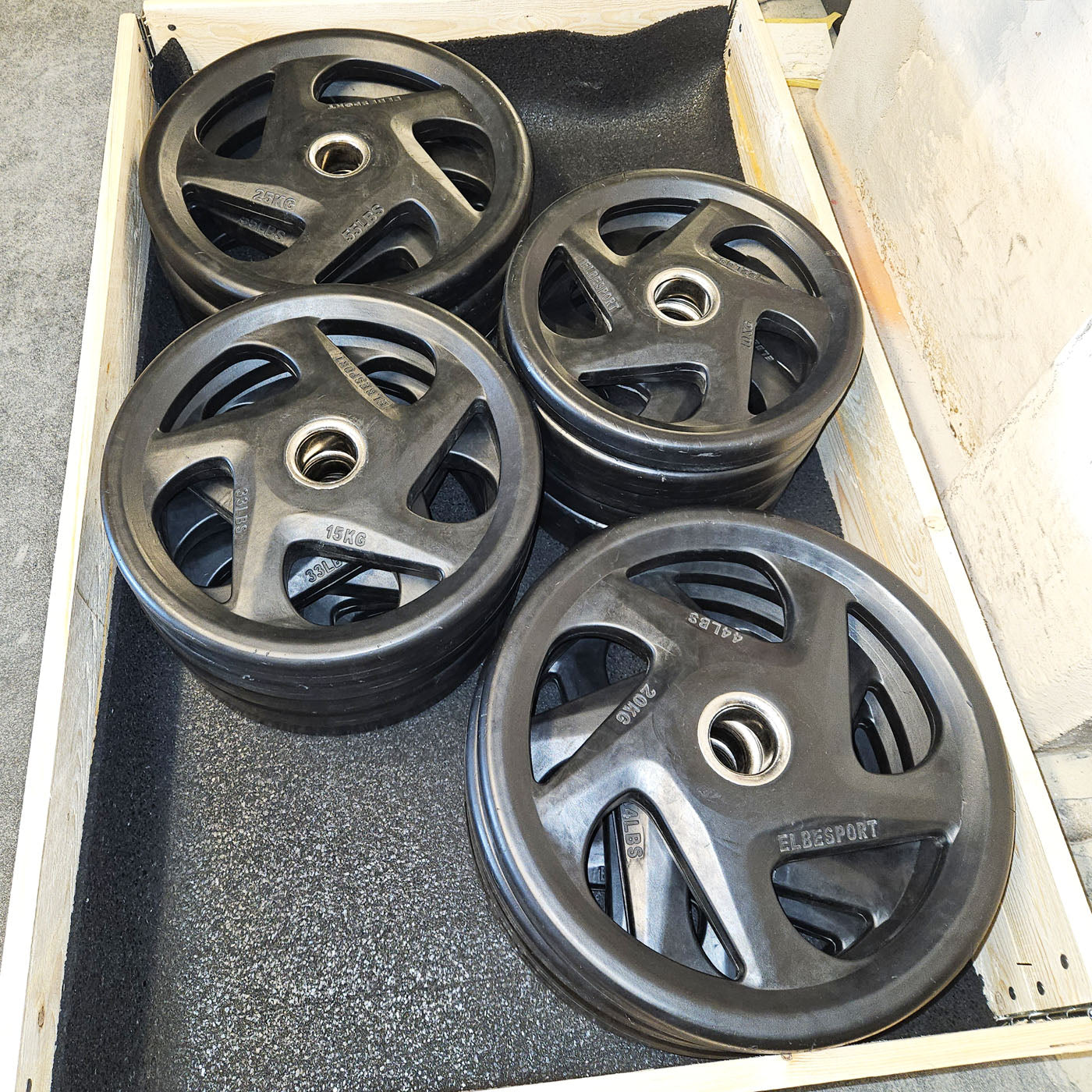 Elbesport Olympia weight plates V5, rubber, 1722 kg total, 138 rubberized grippers, color black, used - relatively good condition - visual signs of wear