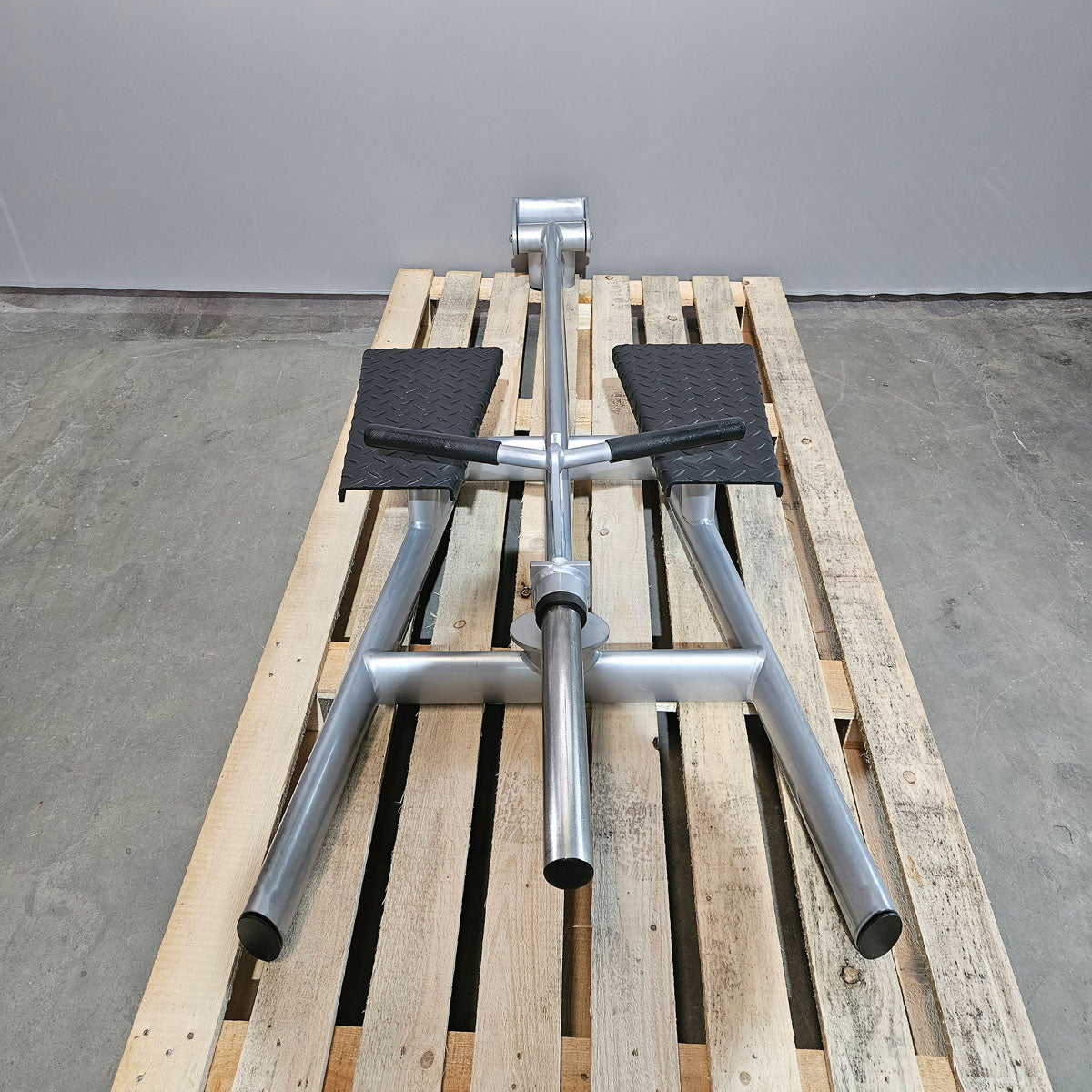 Gym80 Sygnum T-Bar Row Rowing Station - Similar to Pure Kraft 4018 Rowing Machine or 4138 Floor Barbell - Plate-loaded Strength Equipment Rowing, Silver Frame, Used - Refurbished Condition