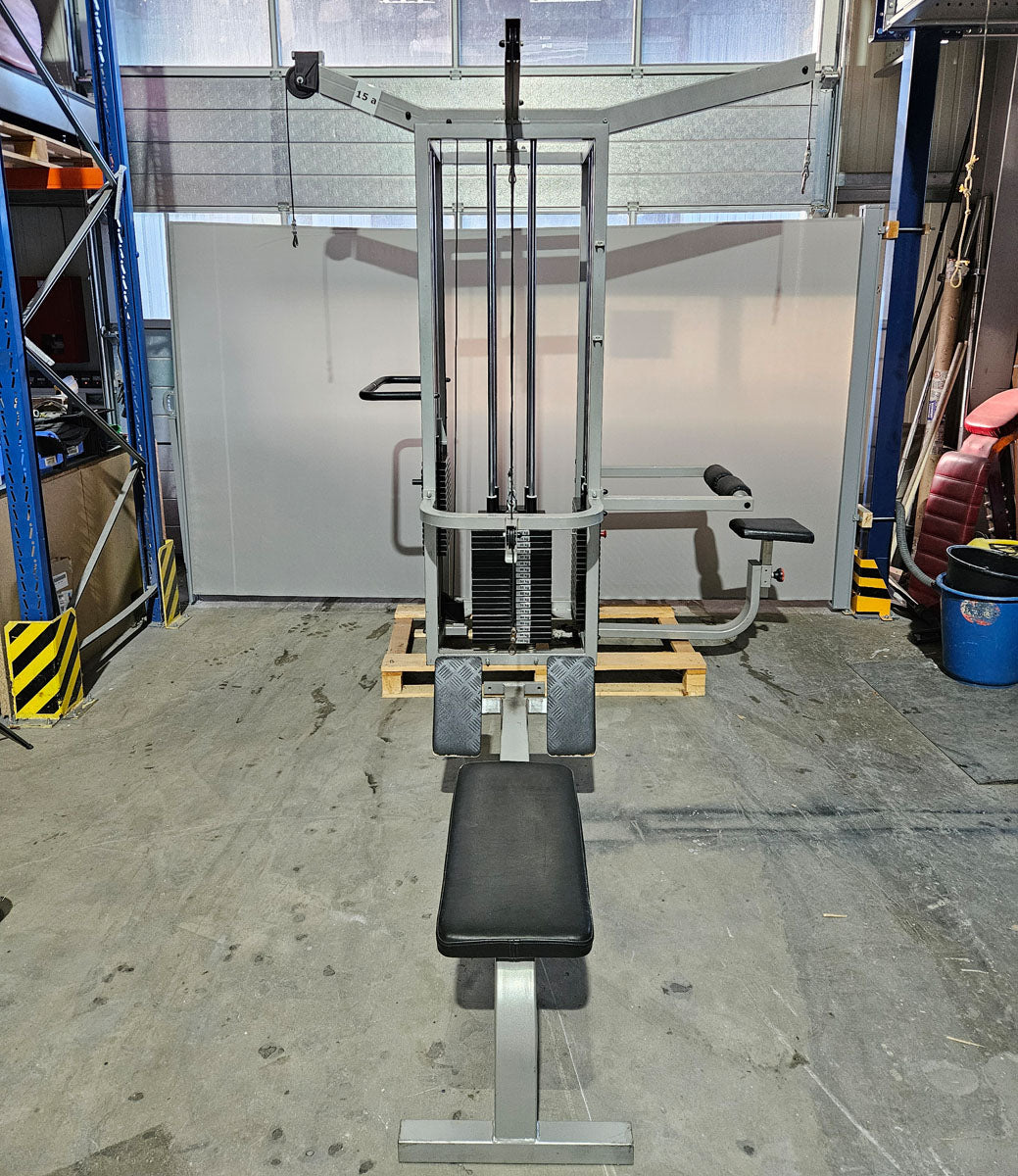 4 Stationenturm, 4 Stack Multi Station, große Gewichtsblöcke, Latzug, Rudern und 2 Seilzüge, Oldschool Bodybuilding, Rahmenfarbe Silber, gebraucht - geprüfter Zustand mit Gebrauchsspuren