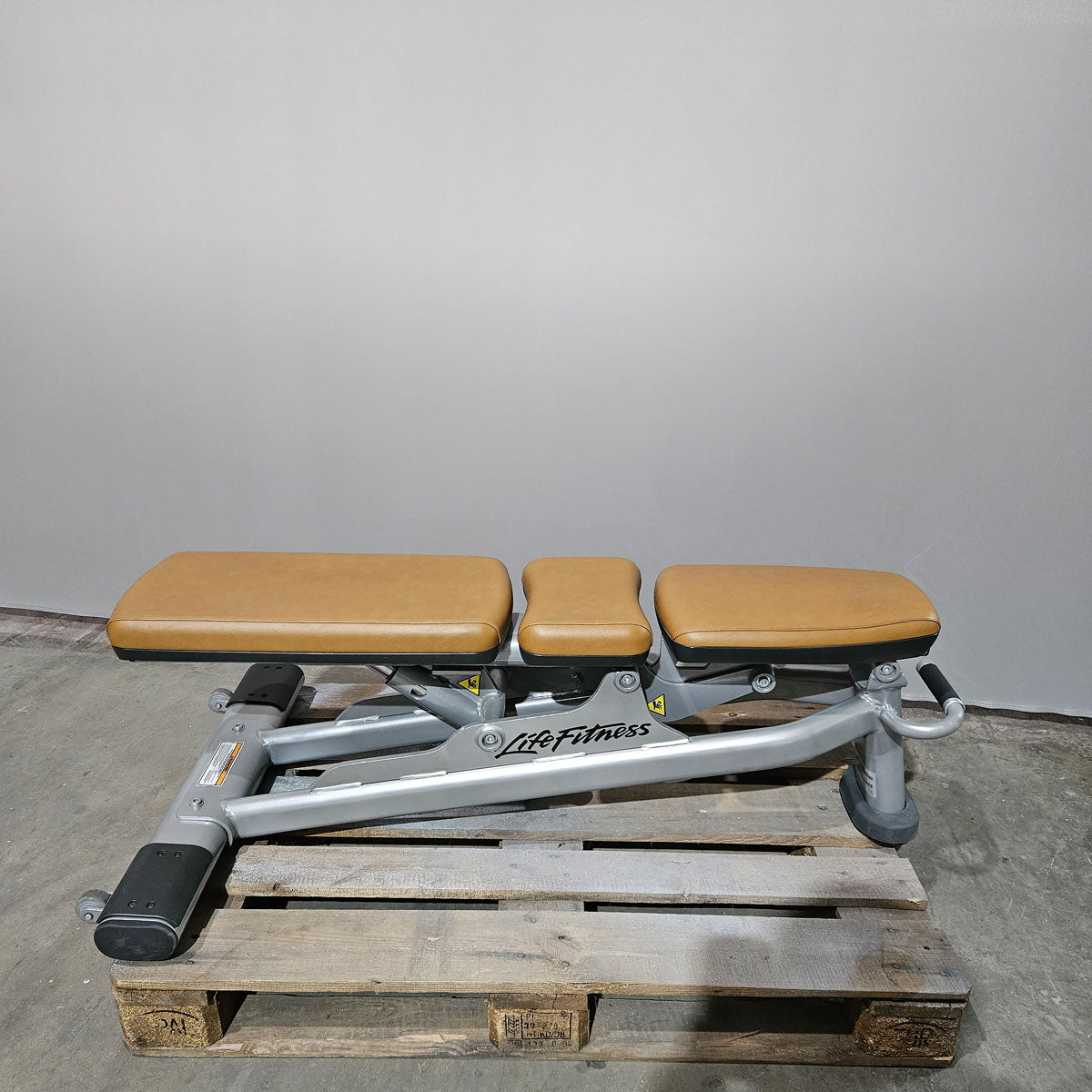 Life Fitness Multi-Adjustable Bench SMAB, Signature Series, frame color silver, upholstery color orange, used - refurbished condition