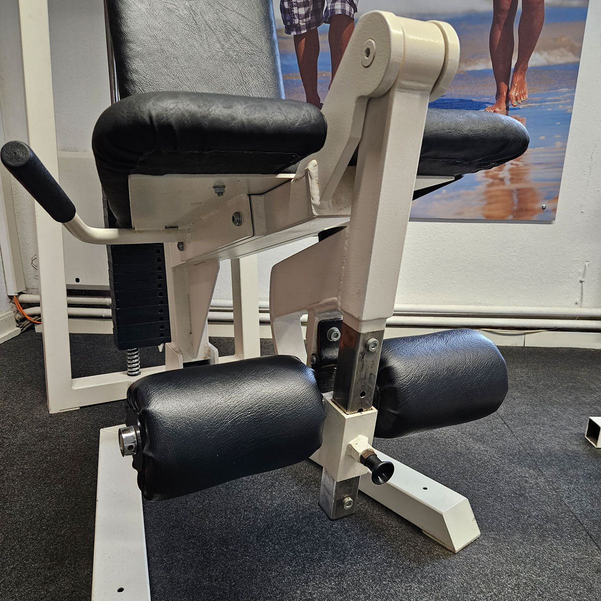 Gym80 seated leg extension, old school bodybuilding strength machine - Edition or Classic Line, frame color white, used with signs of wear
