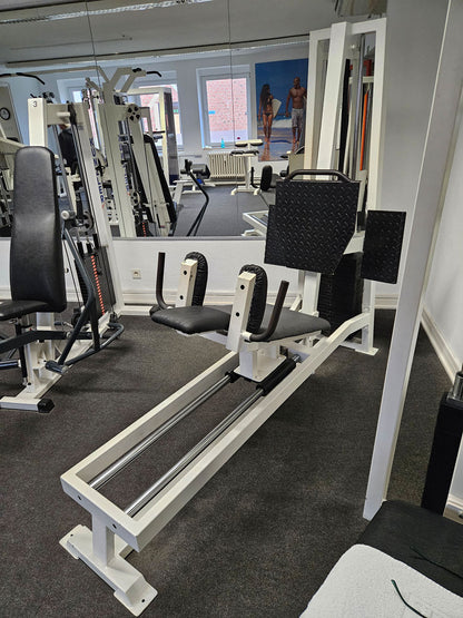 Beinpresse Oldschool, Leg Press, 225kg Gewichtsblock, Hersteller wahrscheinlich Gym80 oder L+K oder Galaxy, Bodybuilding Kraftgerät - Rahmenfarbe Weiß, gebraucht mit Gebrauchsspuren