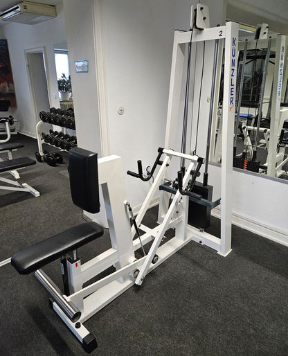 Künzler rowing machine with chest support and entry aid, row, lat rowing, old school bodybuilding strength machine, frame color white, used and tested with signs of wear