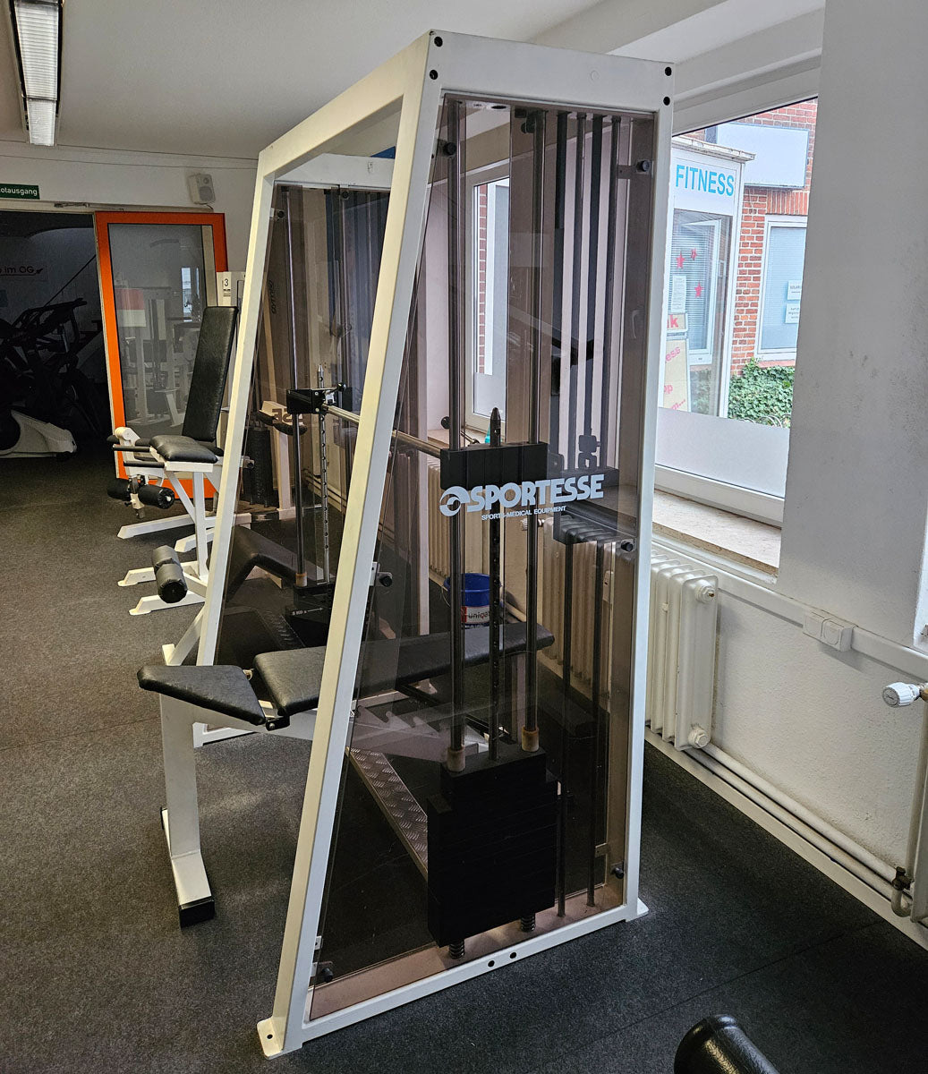 Sportesse Multipresse mit Steckgewichten, Oldschool Bodybuilding Kraftgerät - Rahmenfarbe Weiß, gebraucht und geprüft mit Gebrauchsspuren