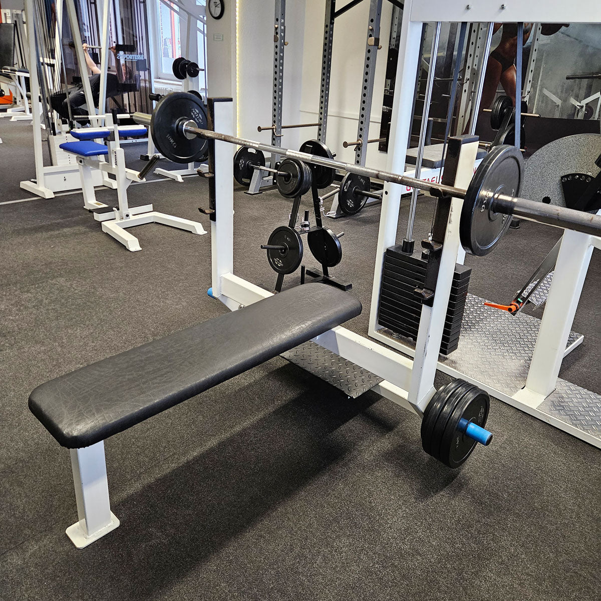 Flat press bench with shelves for bench press, bench press, old school bodybuilding, frame color white, used with signs of wear