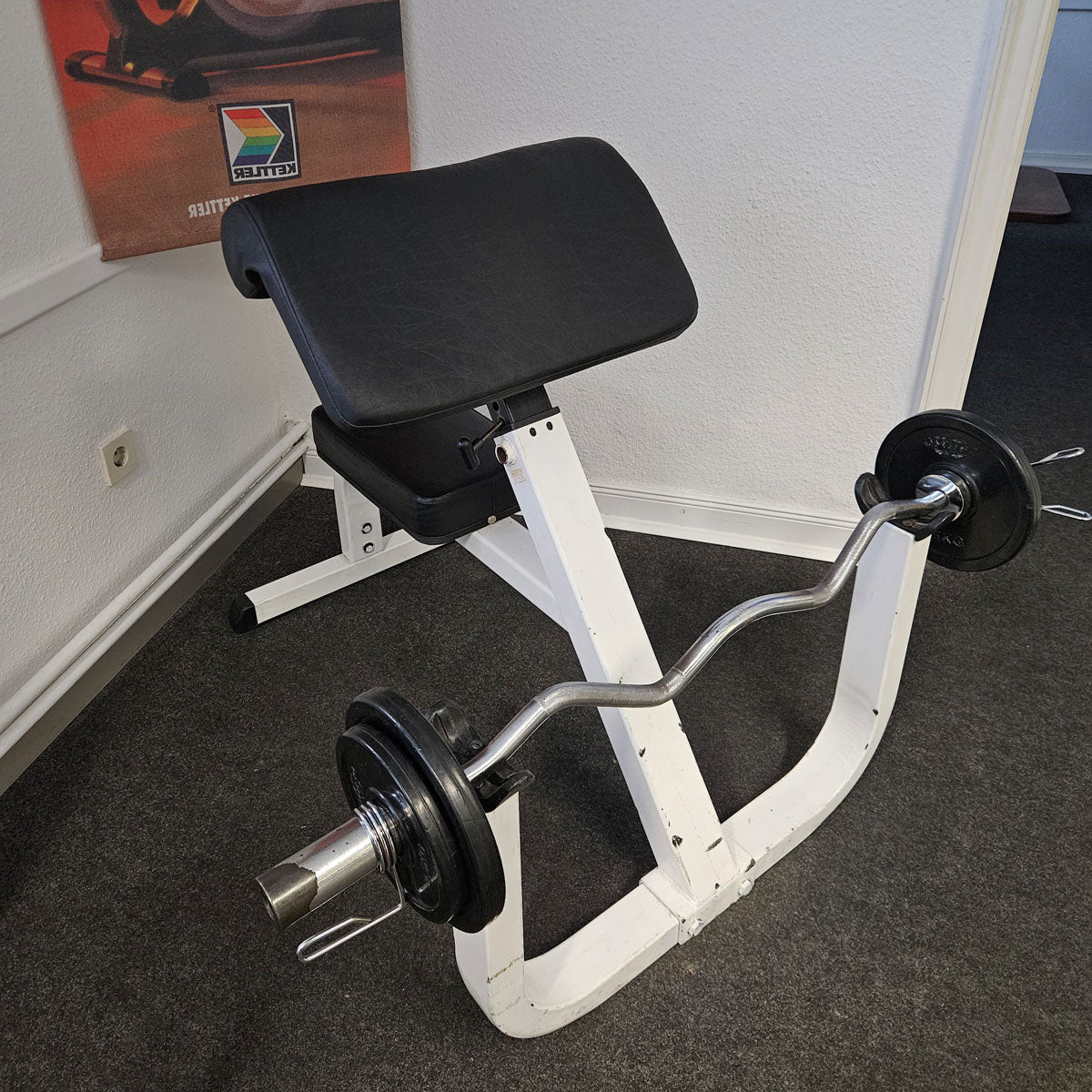 Scott curl, biceps bench, SZ curls, frame color white, used with signs of wear