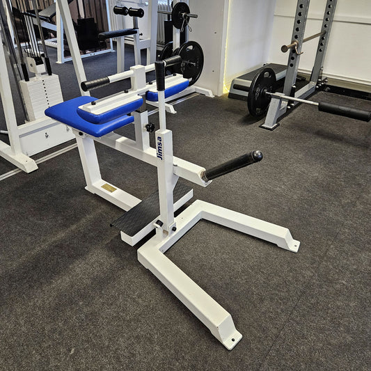 Jimsa Wadenmaschine Plate loaded 50mm, Seated Calf Raise, Rahmenfarbe Weiß, gebraucht und geprüft mit kleinen Gebrauchsspuren