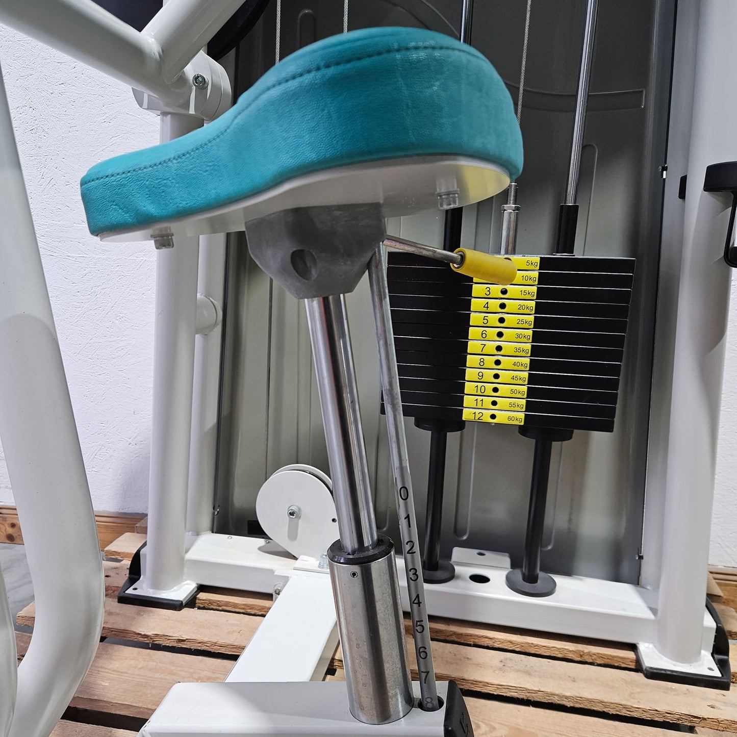 Ergo-Fit horizontal triceps machine, triceps extension, arm extension, 4000 series, frame color white, used - refurbished condition