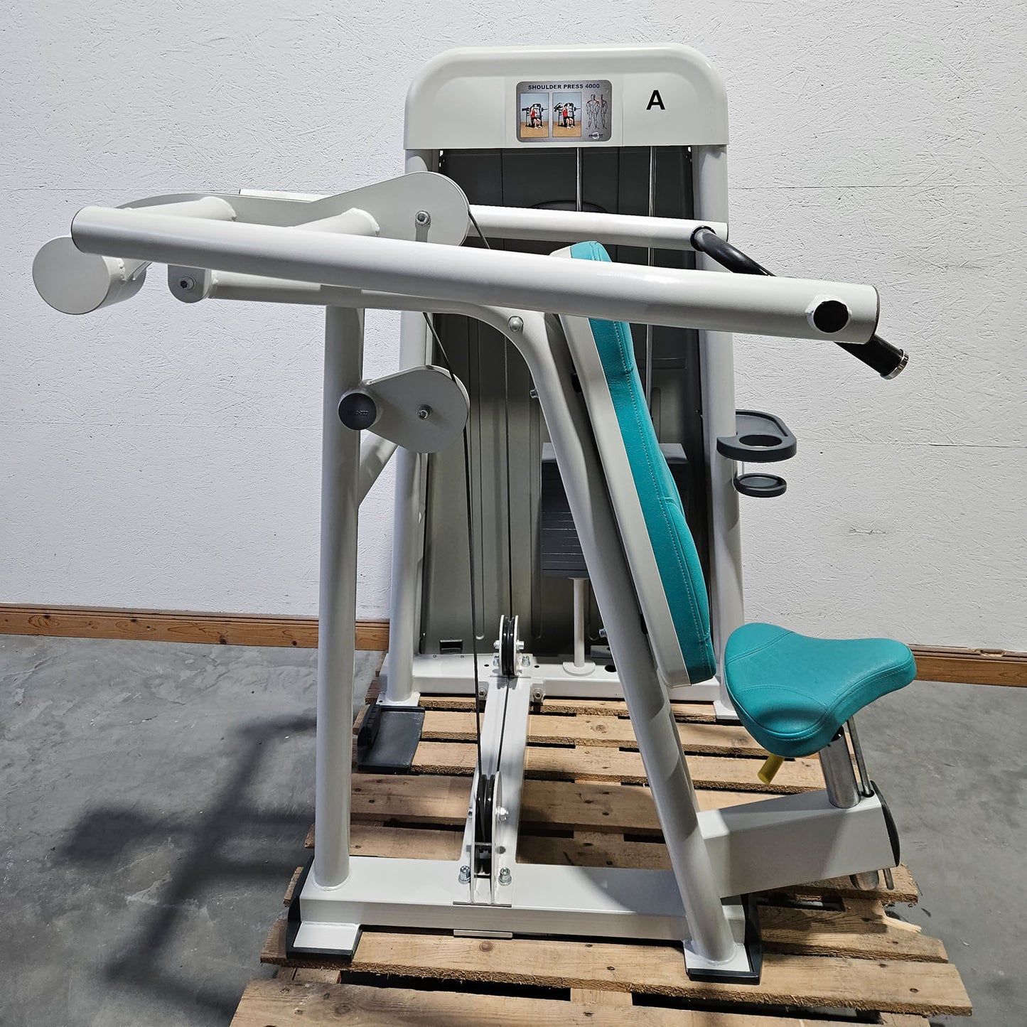 Ergo-Fit shoulder press, overhead press, 4000 series, frame color white, used - refurbished condition