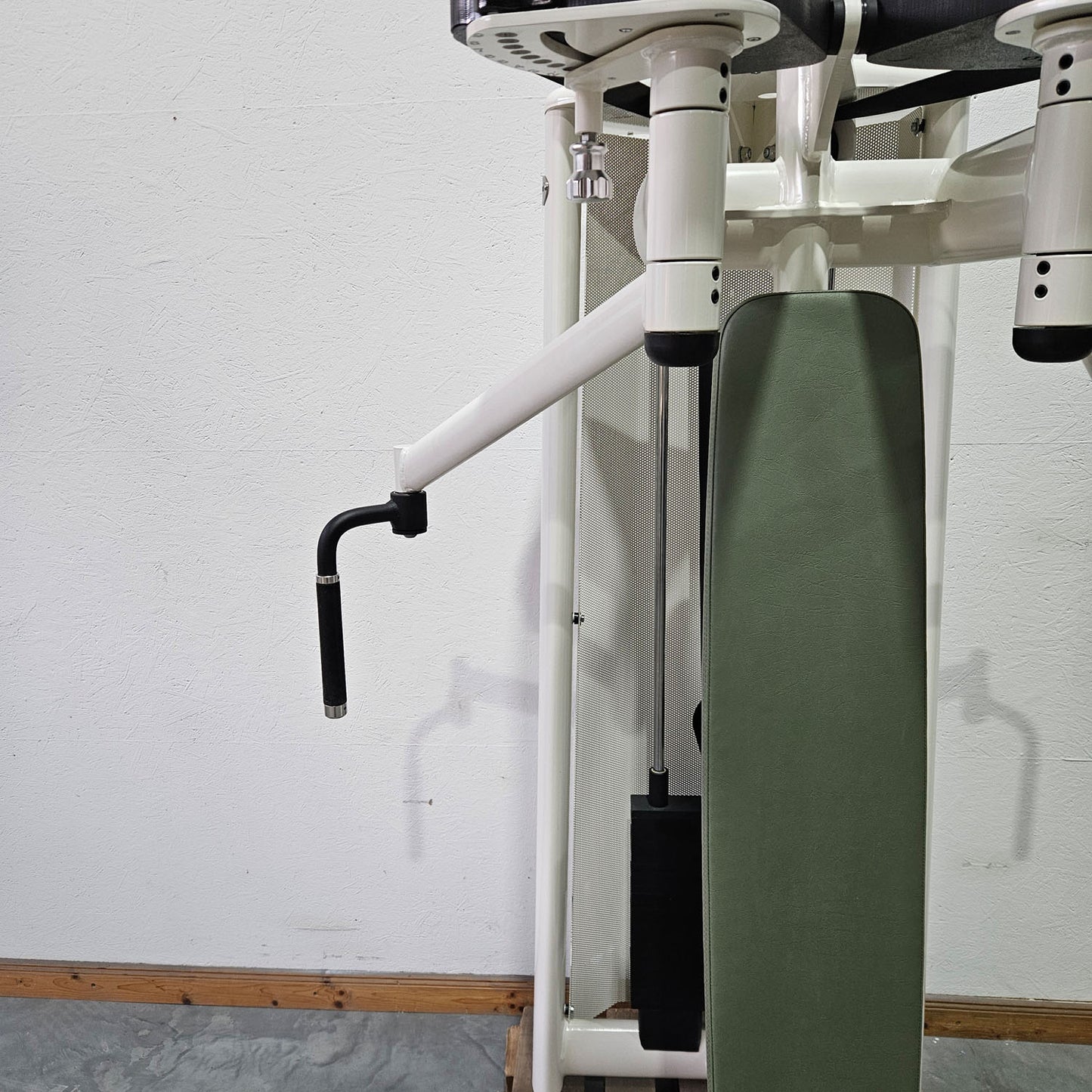 Gym80 3022 Butterfly, Sygnum, chest stabilizer, color white, used - refurbished condition