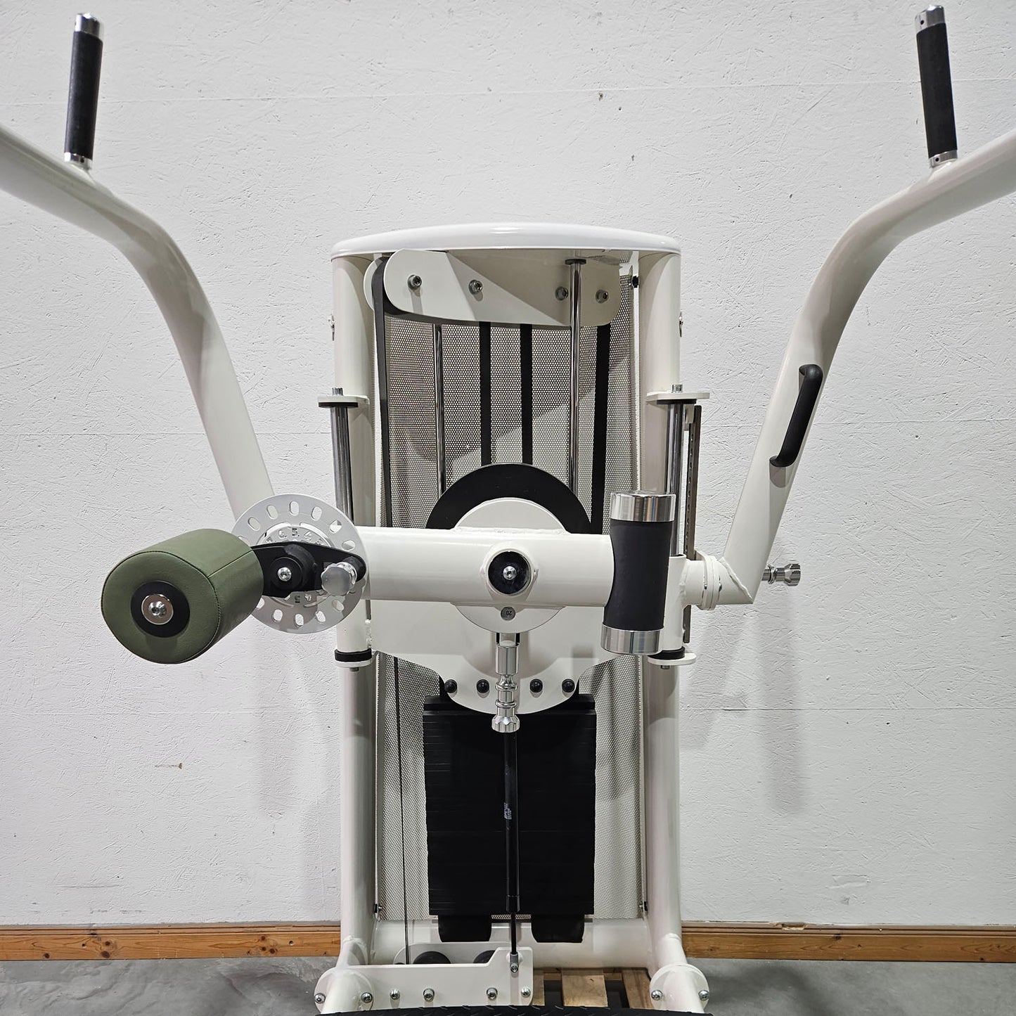Gym80 Med80 3256 Multi Hip, Total Hip Kickmaschine, Hüftpendel, Farbe Weiß, gebraucht - überholter Zustand