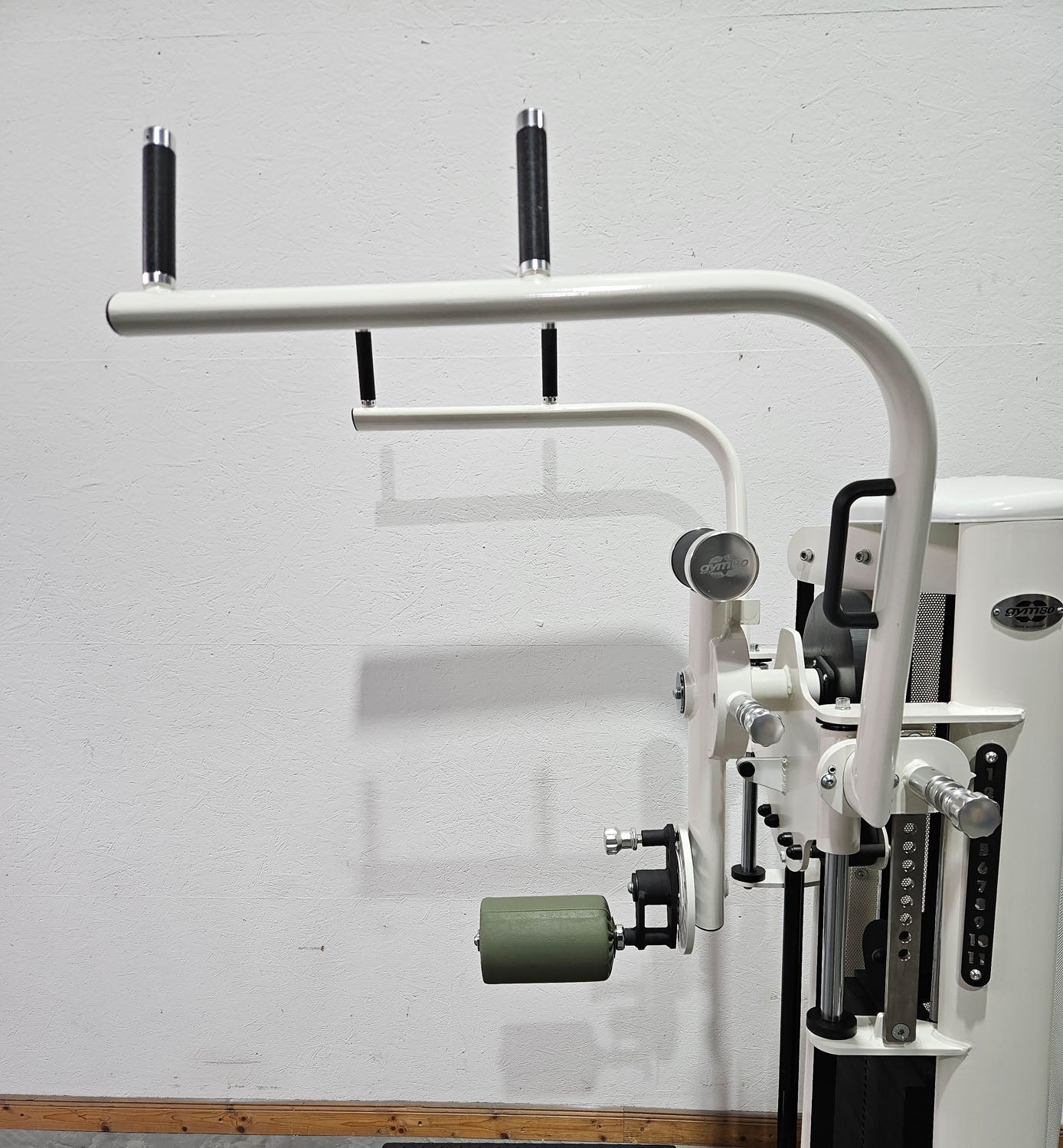 Gym80 Med80 3256 Multi Hip, Total Hip Kickmaschine, Hüftpendel, Farbe Weiß, gebraucht - überholter Zustand